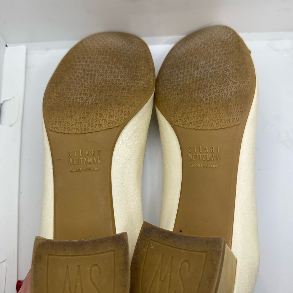 Stuart Weitzman Cream Heels with Chunky Heel and Bow Detail - Picture 6 of 7